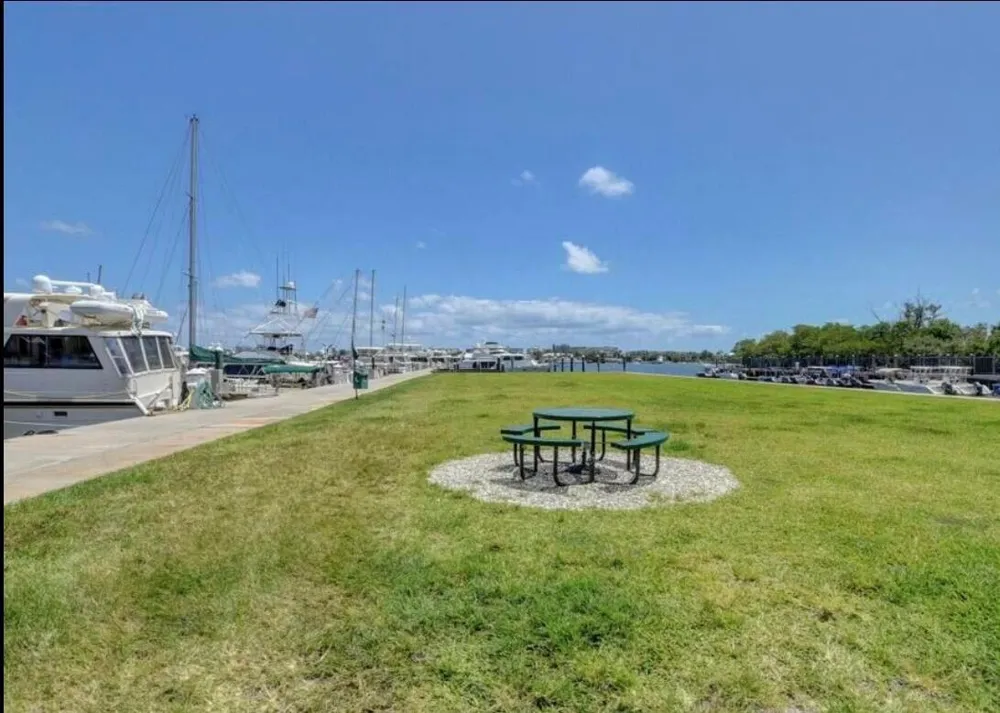 804 E Windward Way #316 Lantana, FL 33462