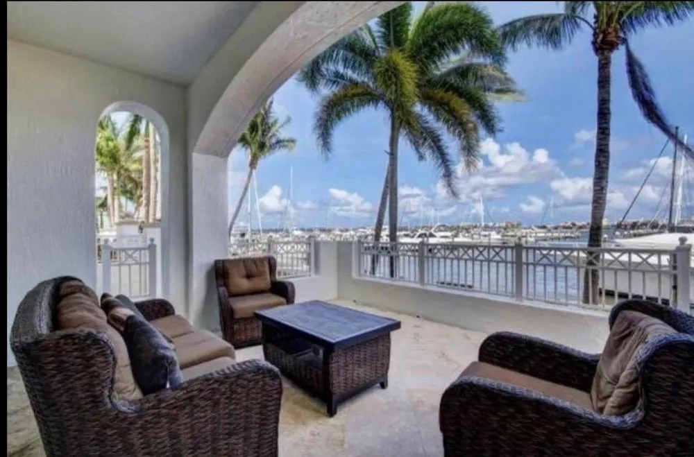 802 W Windward Way #216 Lantana, FL 33462