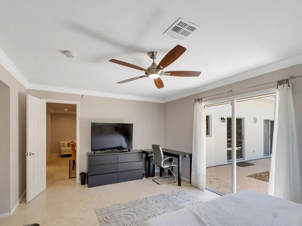 527 E Causeway Boulevard Vero Beach, FL 32963