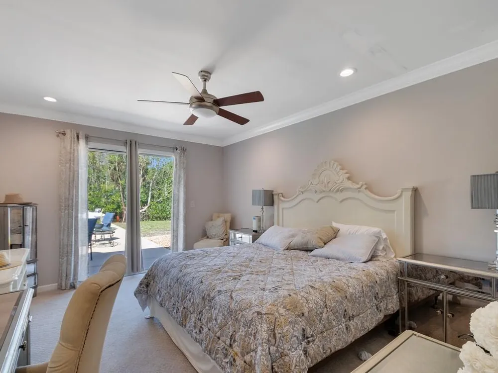 527 E Causeway Boulevard Vero Beach, FL 32963
