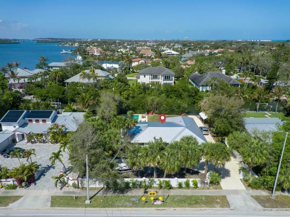 527 E Causeway Boulevard Vero Beach, FL 32963