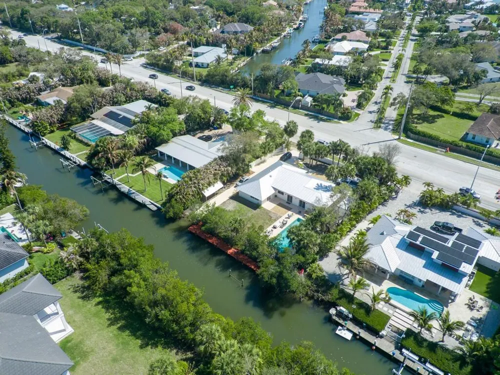 527 E Causeway Boulevard Vero Beach, FL 32963