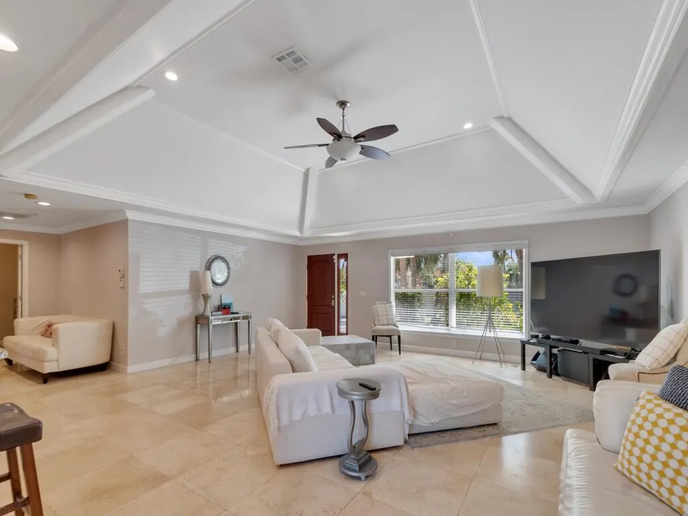 527 E Causeway Boulevard Vero Beach, FL 32963