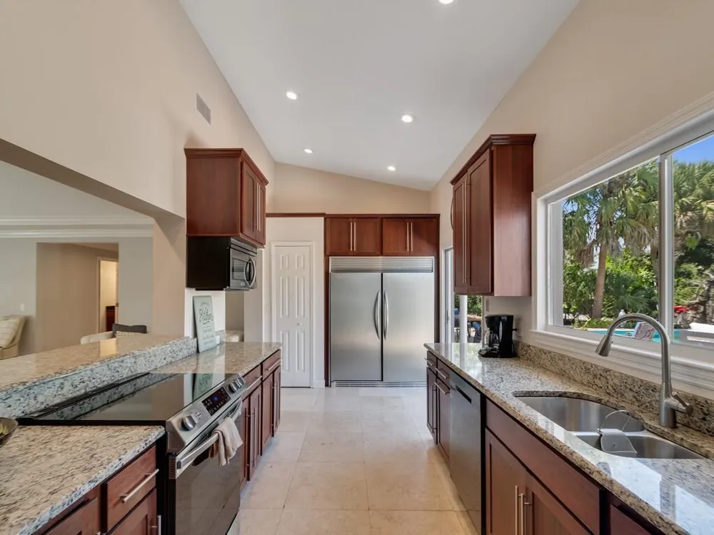 527 E Causeway Boulevard Vero Beach, FL 32963