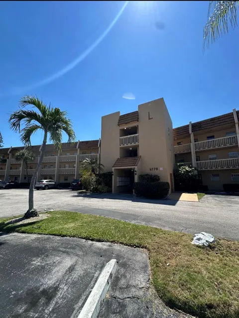 6770 Royal Palm Boulevard #207l