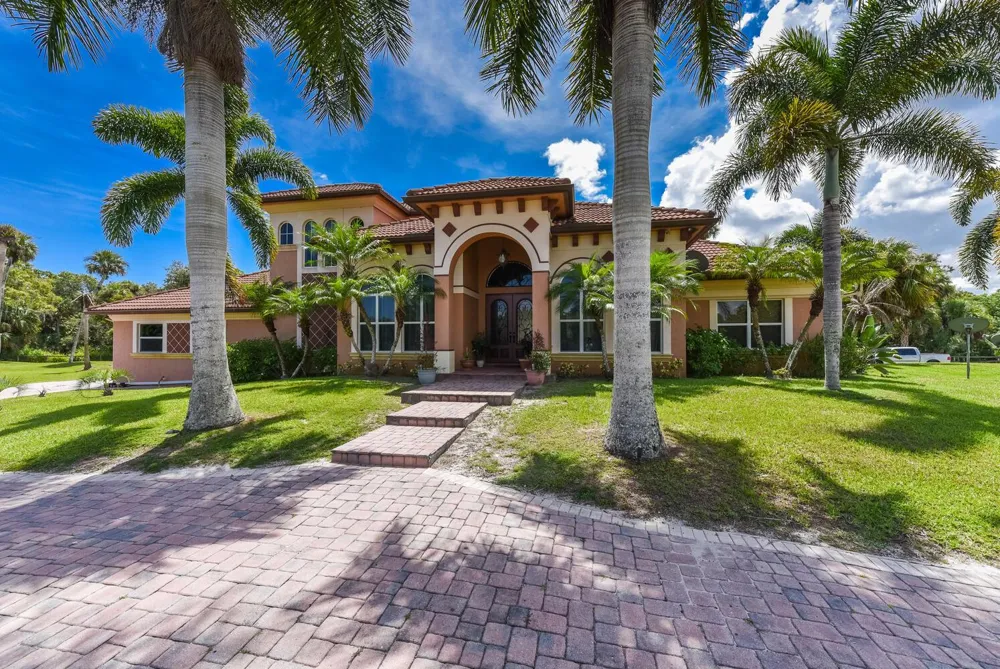 3646 S Jenkins Road Fort Pierce, FL 34981