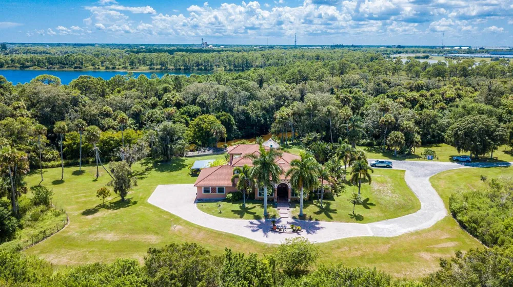 3646 S Jenkins Road Fort Pierce, FL 34981