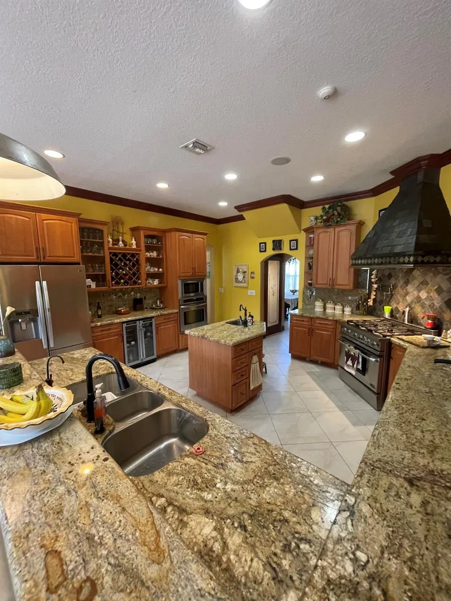 3646 S Jenkins Road Fort Pierce, FL 34981
