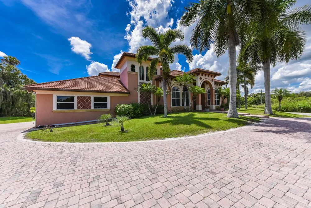 3646 S Jenkins Road Fort Pierce, FL 34981