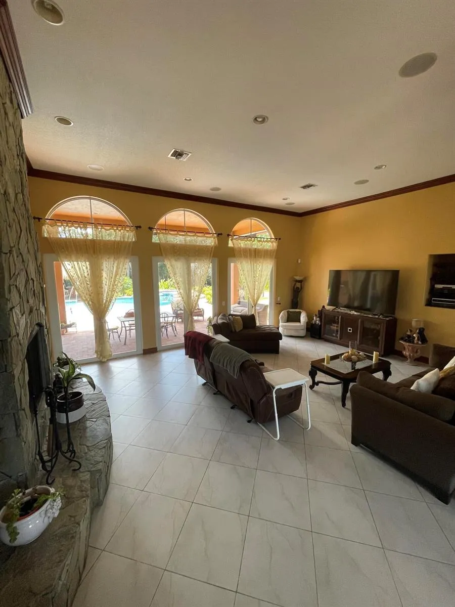 3646 S Jenkins Road Fort Pierce, FL 34981
