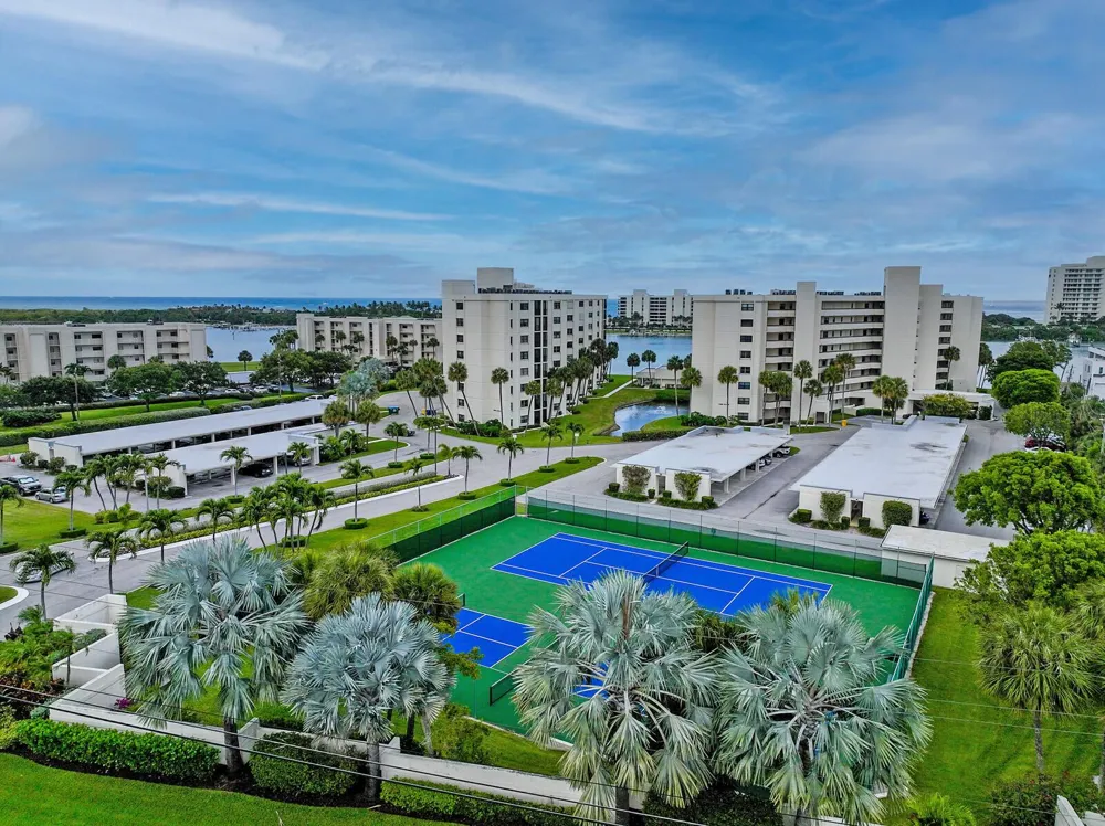 19800 Sandpointe Bay Drive #512 Tequesta, FL 33469