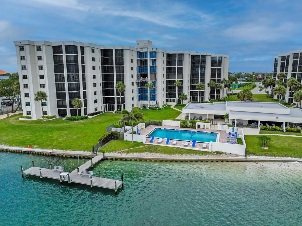 19800 Sandpointe Bay Drive #512 Tequesta, FL 33469