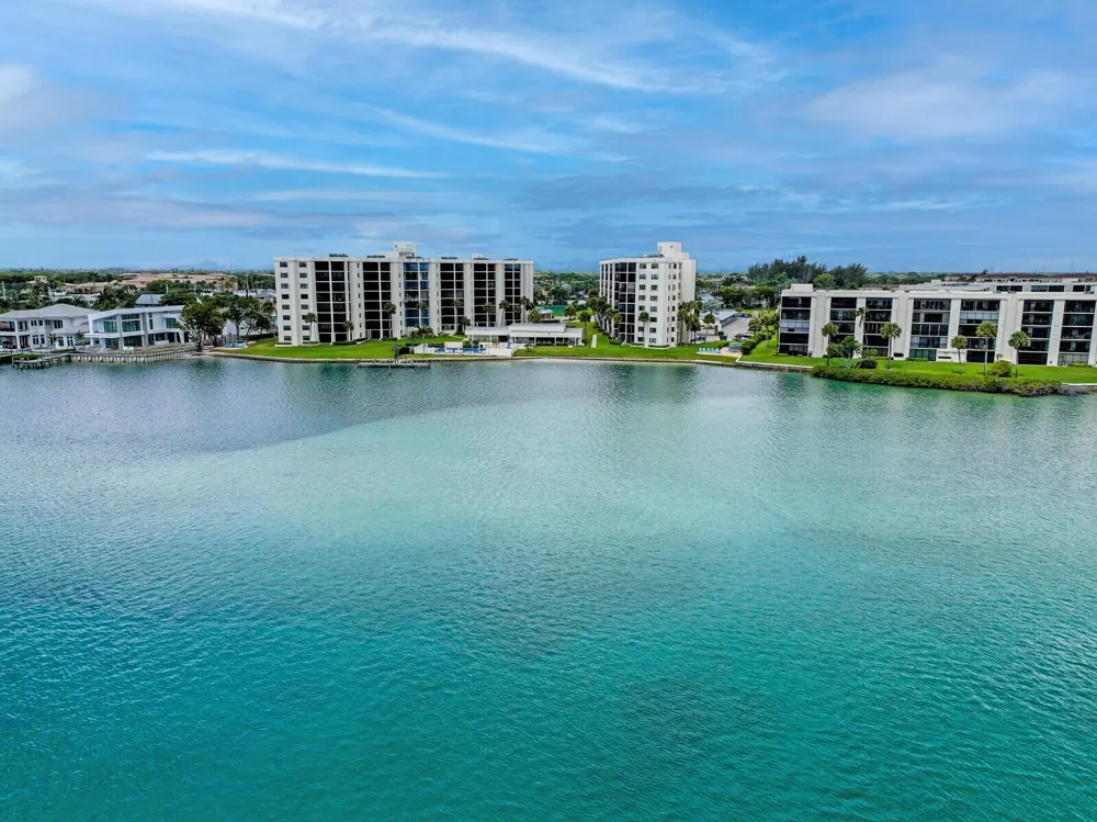 19800 Sandpointe Bay Drive #512 Tequesta, FL 33469