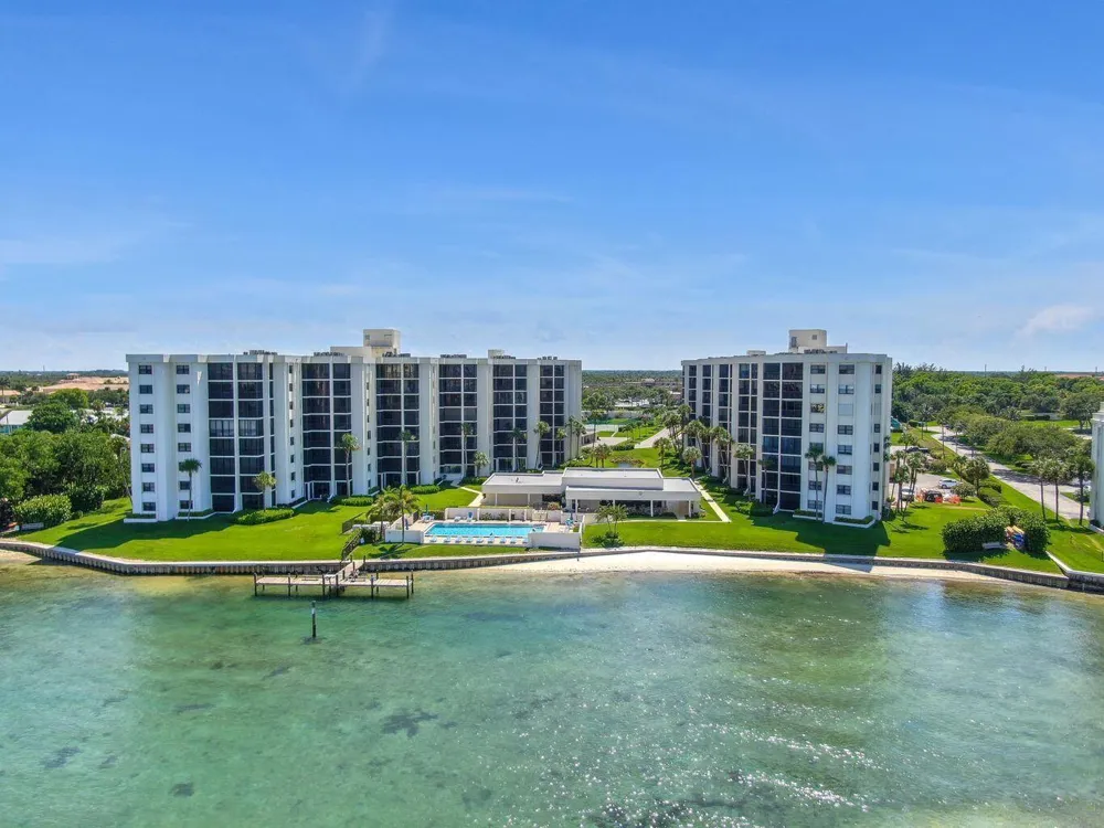19800 Sandpointe Bay Drive #512 Tequesta, FL 33469