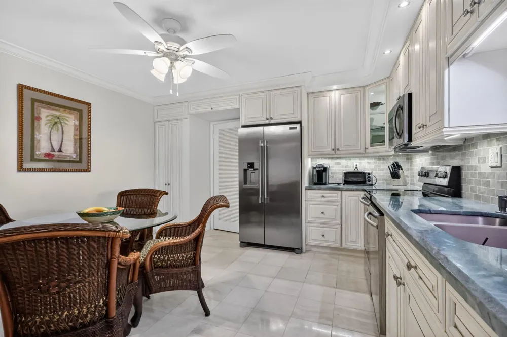3420 S Ocean Boulevard #9r Highland Beach, FL 33487