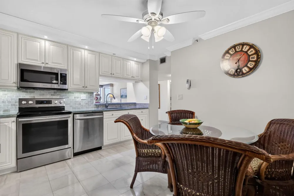 3420 S Ocean Boulevard #9r Highland Beach, FL 33487