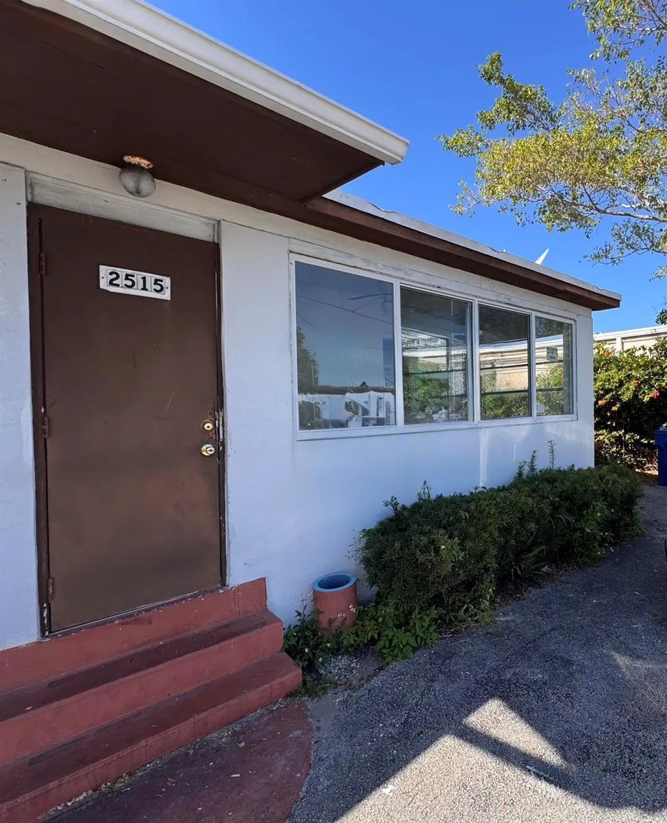 2515 Avenue E Riviera Beach, FL 33404