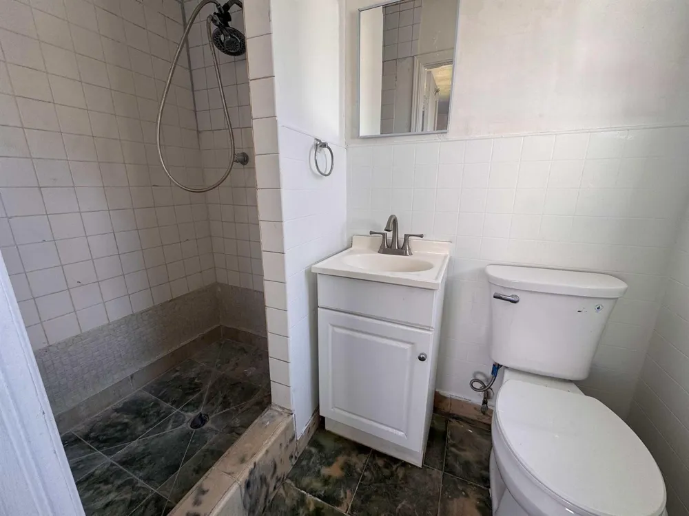 2515 Avenue E Riviera Beach, FL 33404
