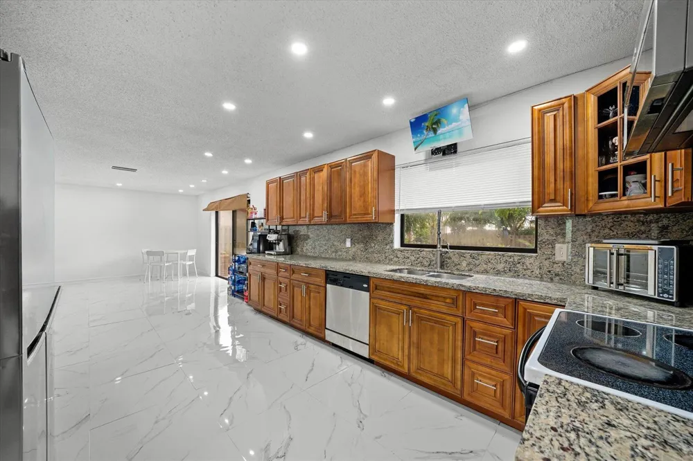 2340 Fairmont Avenue Miramar, FL 33025