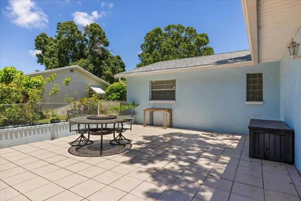 1735 40th Avenue Vero Beach, FL 32960