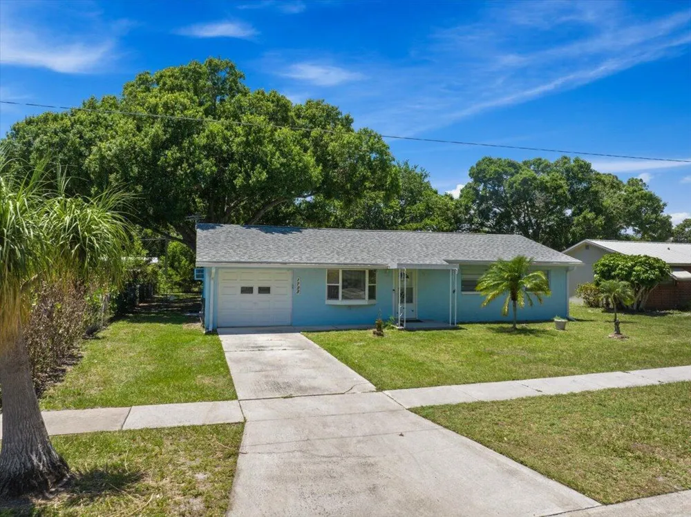 1735 40th Avenue Vero Beach, FL 32960