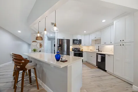 5710 Coach House Circle #F