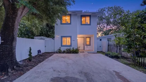2902 NW 44th Street