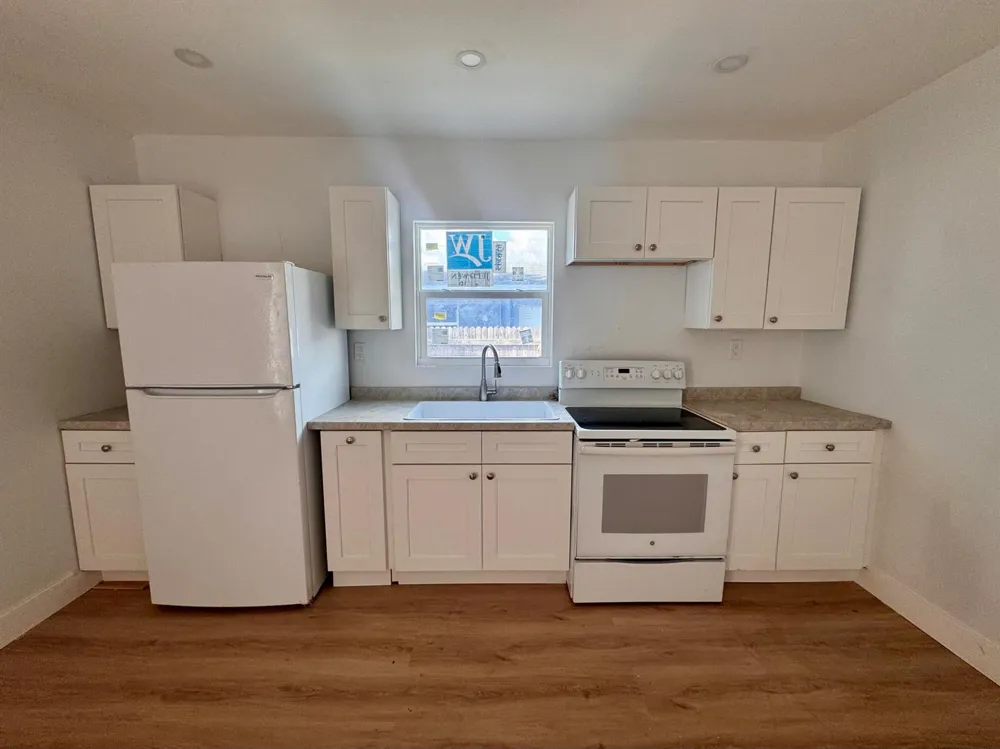2513 Avenue E Riviera Beach, FL 33404