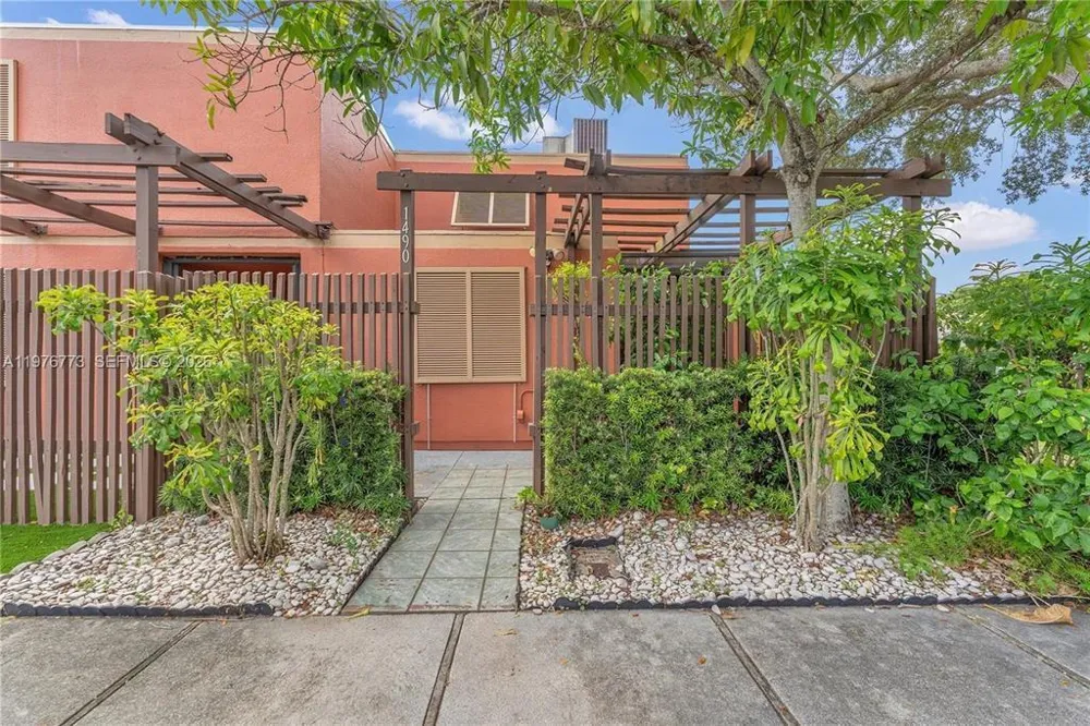 1490 Laguna Lane Pembroke Pines, FL 33026
