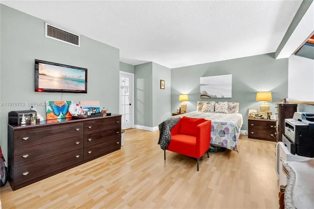 1490 Laguna Lane Pembroke Pines, FL 33026
