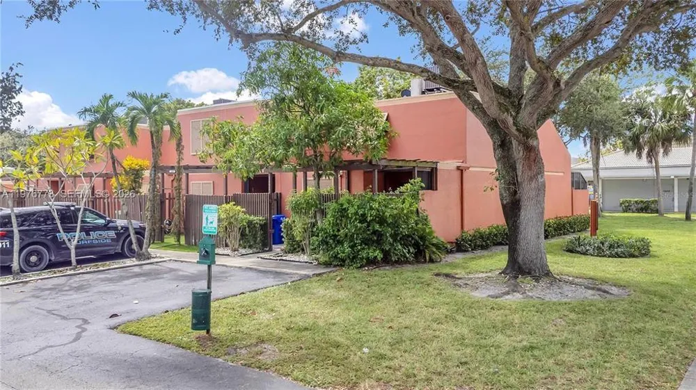 1490 Laguna Lane Pembroke Pines, FL 33026