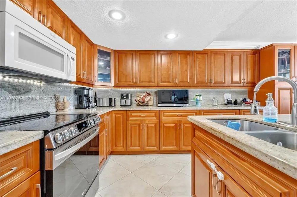 1490 Laguna Lane Pembroke Pines, FL 33026