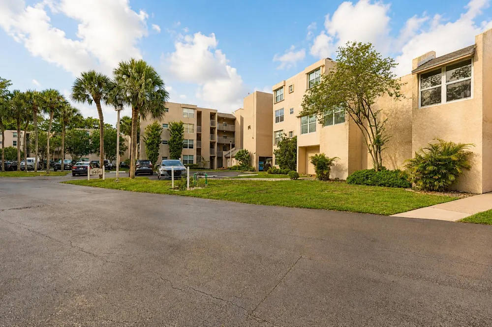 9491 Evergreen Place #307 Davie, FL 33324