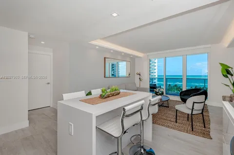 2301 Collins Ave #739
