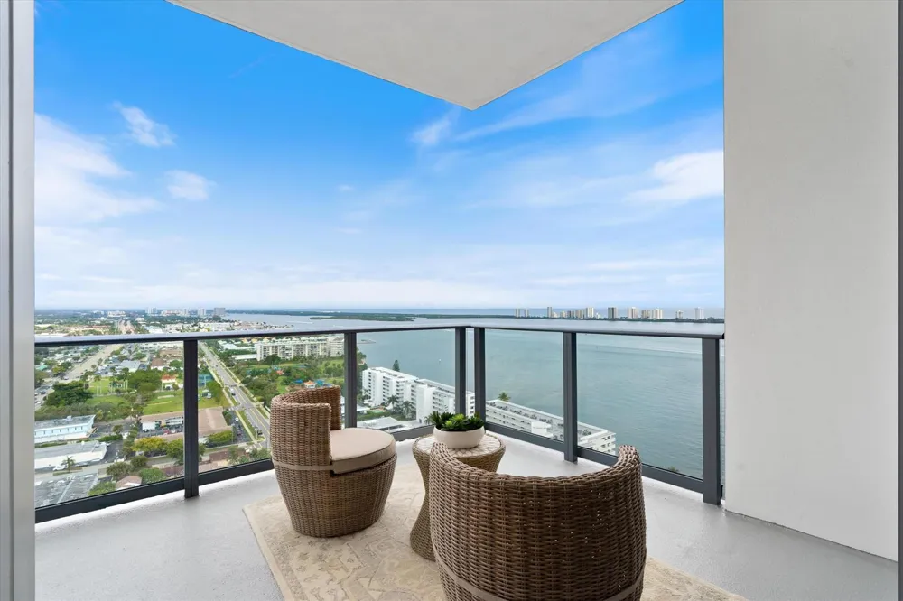 220 Lake Shore Drive #2305 Lake Park, FL 33403