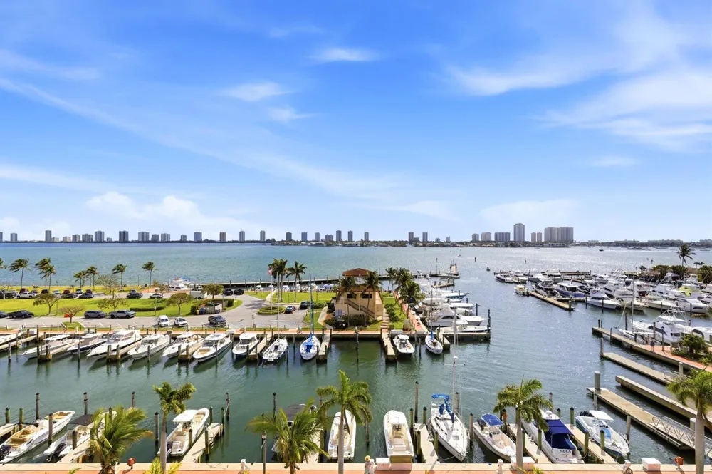220 Lake Shore Drive #2305 Lake Park, FL 33403