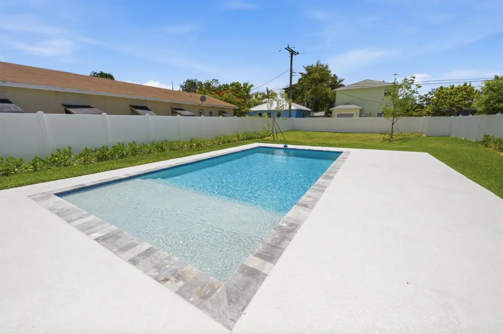 316 SW 4th Avenue Delray Beach, FL 33444