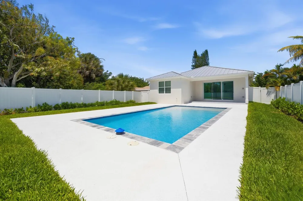 316 SW 4th Avenue Delray Beach, FL 33444