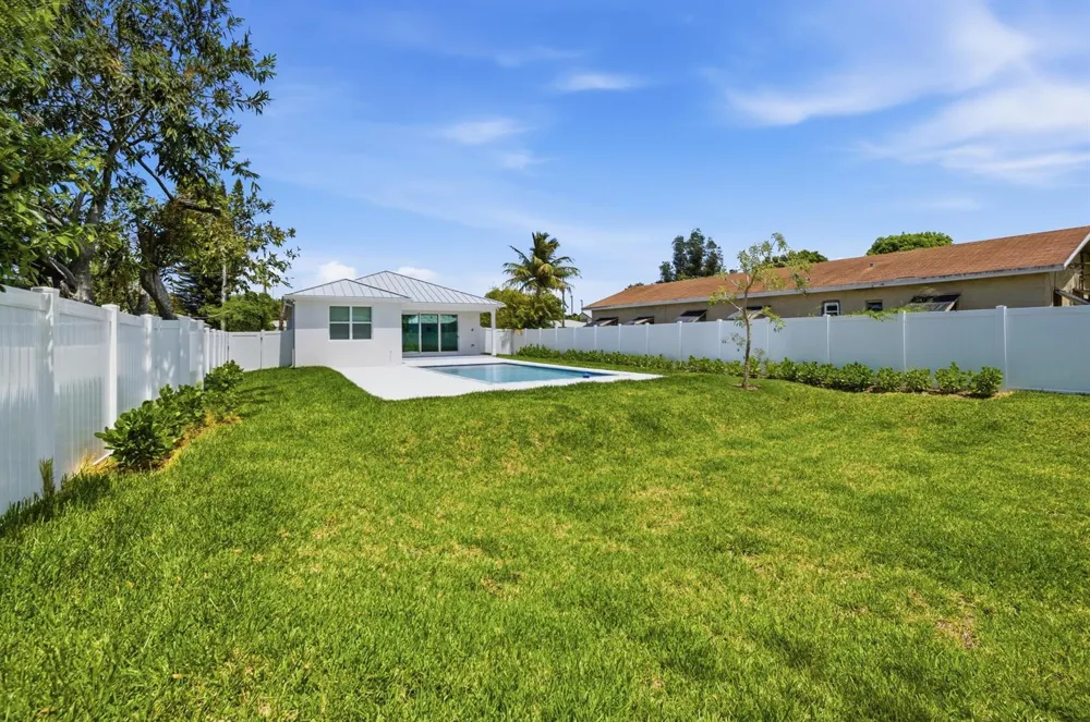 316 SW 4th Avenue Delray Beach, FL 33444
