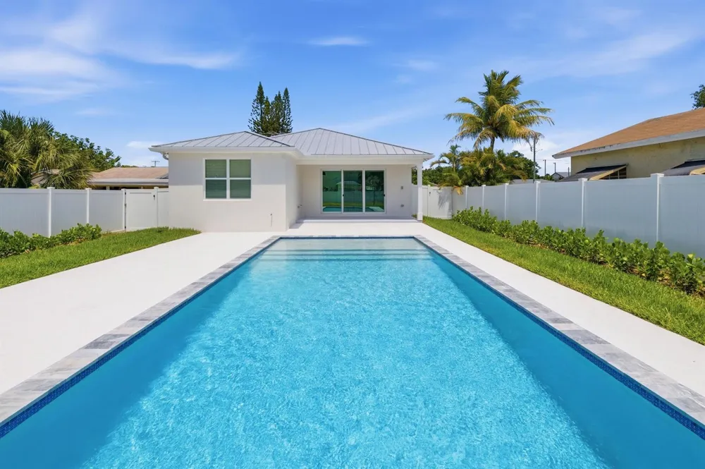 316 SW 4th Avenue Delray Beach, FL 33444