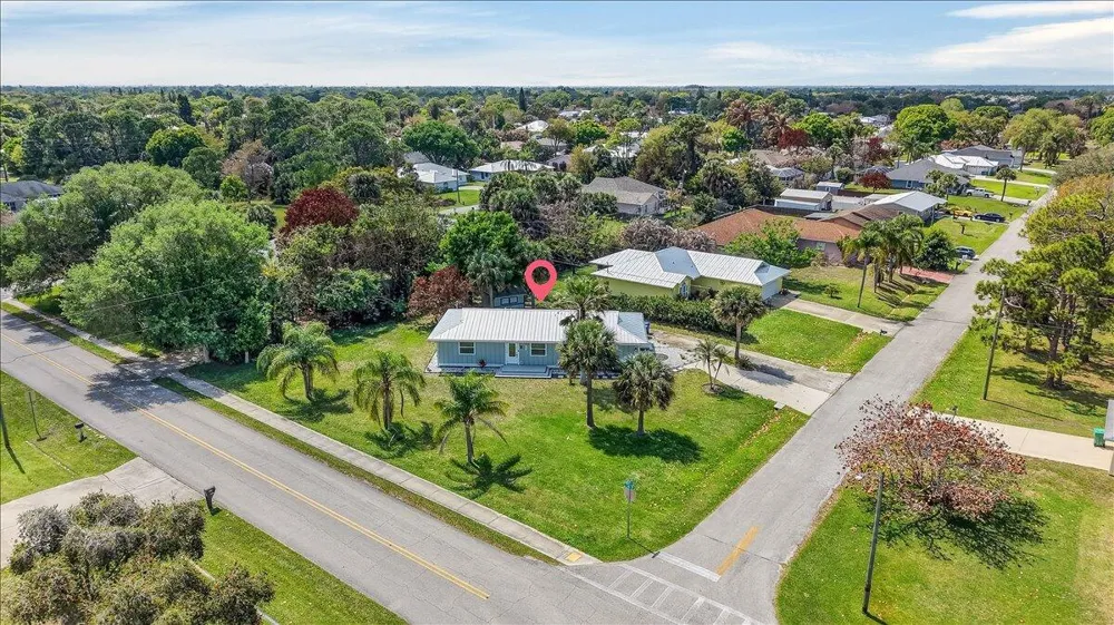 262 Easy Street Sebastian, FL 32958