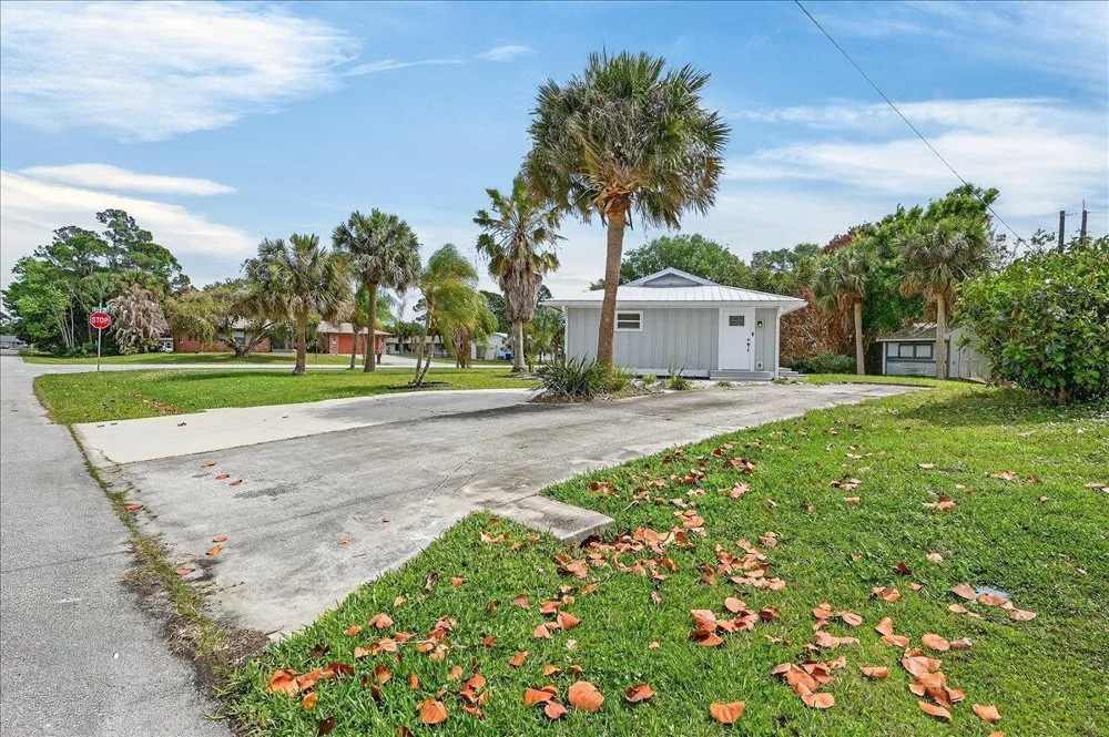 262 Easy Street Sebastian, FL 32958