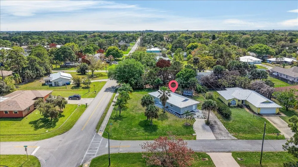 262 Easy Street Sebastian, FL 32958