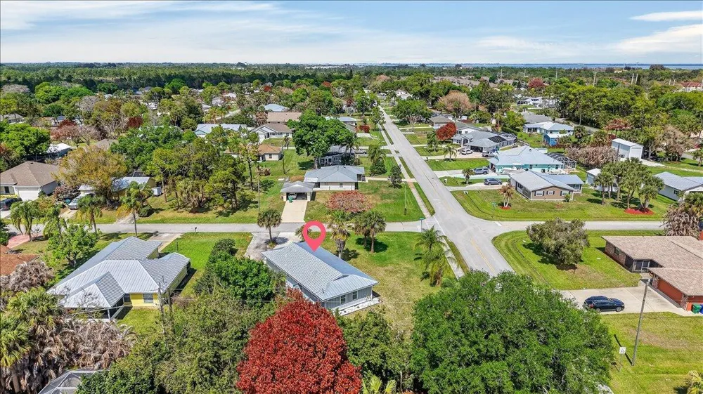 262 Easy Street Sebastian, FL 32958