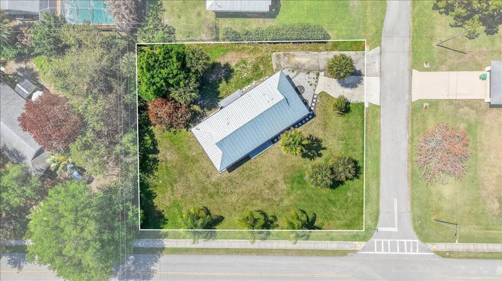 262 Easy Street Sebastian, FL 32958