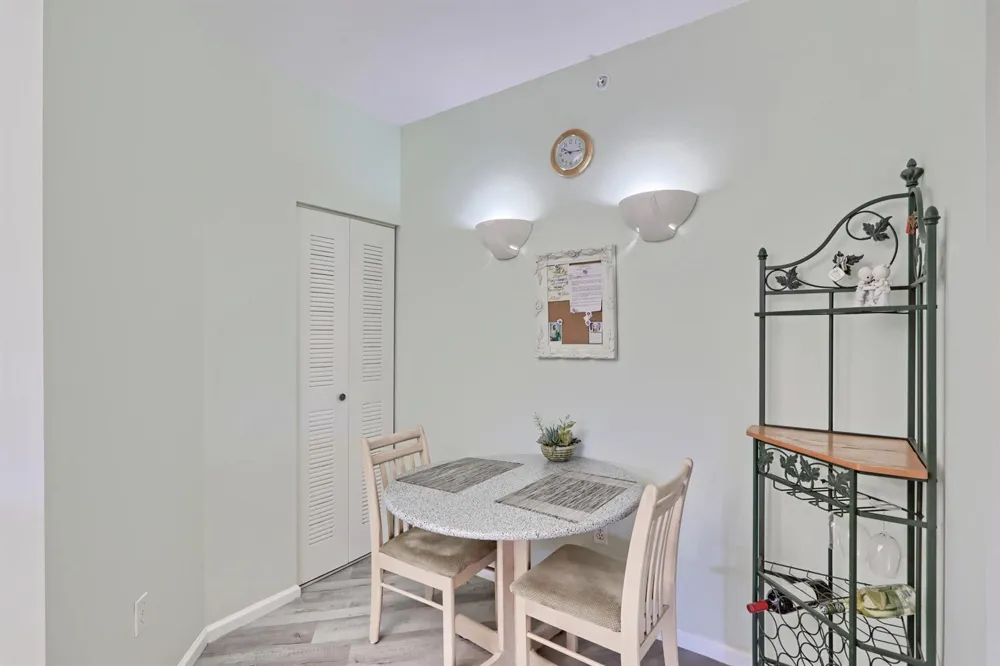 800 Uno Lago Drive #305 Juno Beach, FL 33408