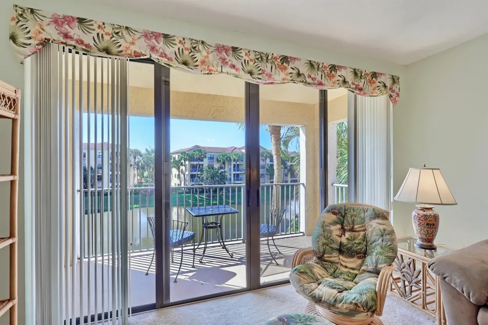 800 Uno Lago Drive #305 Juno Beach, FL 33408