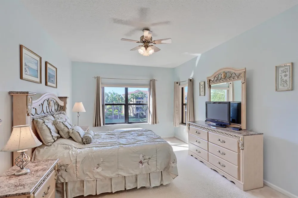 800 Uno Lago Drive #305 Juno Beach, FL 33408