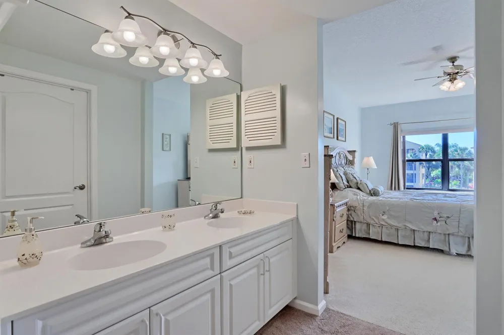 800 Uno Lago Drive #305 Juno Beach, FL 33408