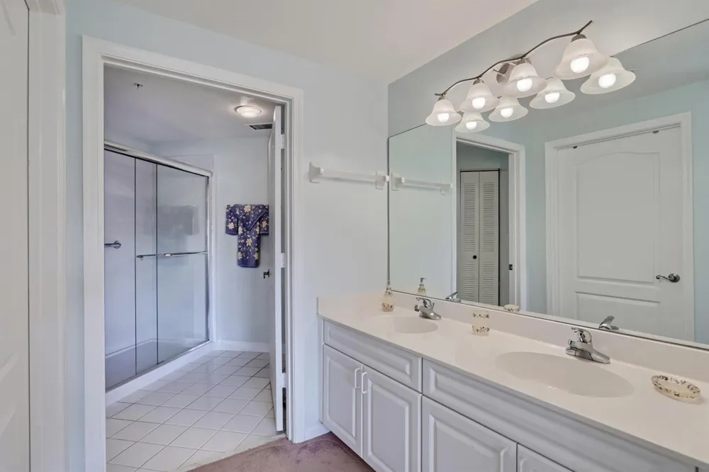 800 Uno Lago Drive #305 Juno Beach, FL 33408